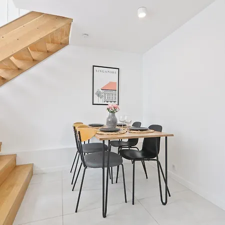 Near Eiffel Tower With Netflix