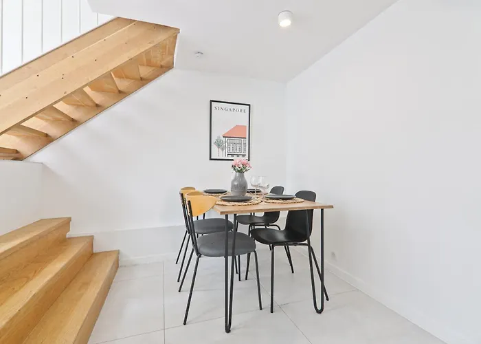 Near Eiffel Tower With Netflix