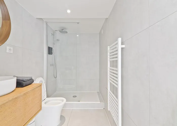 Apartment Near Eiffel Tower With Netflix