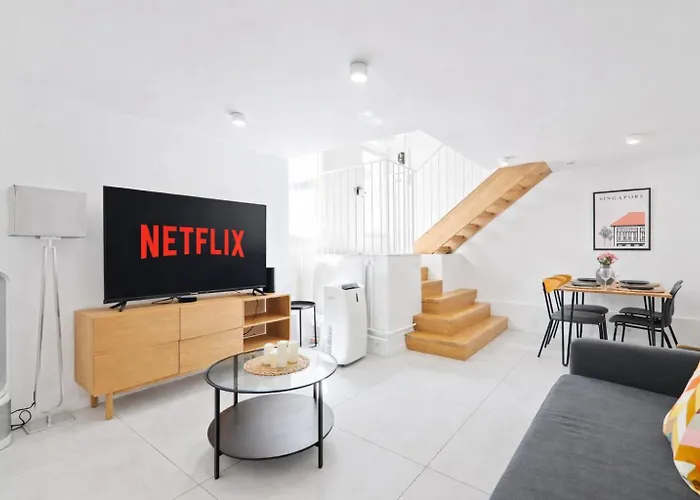 Apartment Near Eiffel Tower With Netflix
